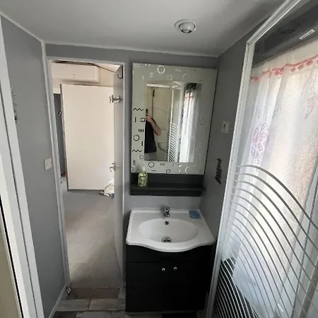 L Eden Kamp alanı *