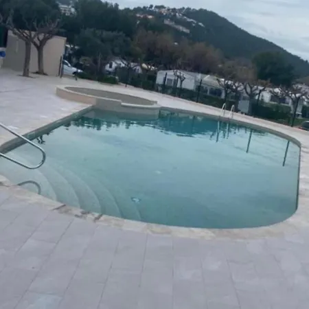 L Eden Кемпинг *